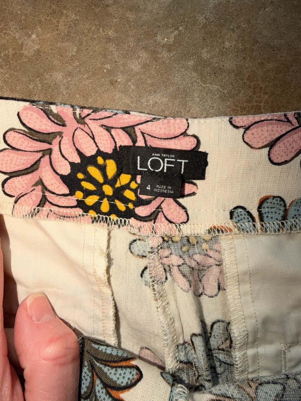 LOFT Floral Chino Shorts Pink Blue Summer Preppy - Size 4 - Picture 3 of 11